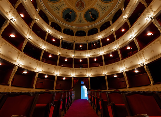 Syros théâtre Apollon